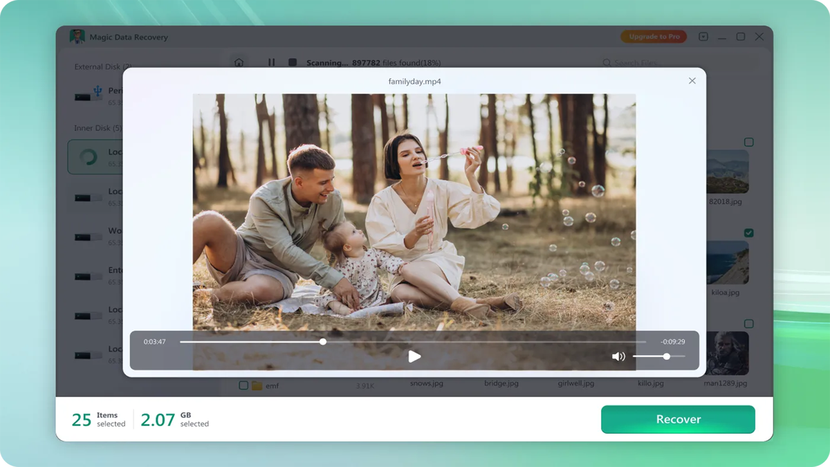 Magic Data Recovery preview screen showing recoverable photos and files before restoration.